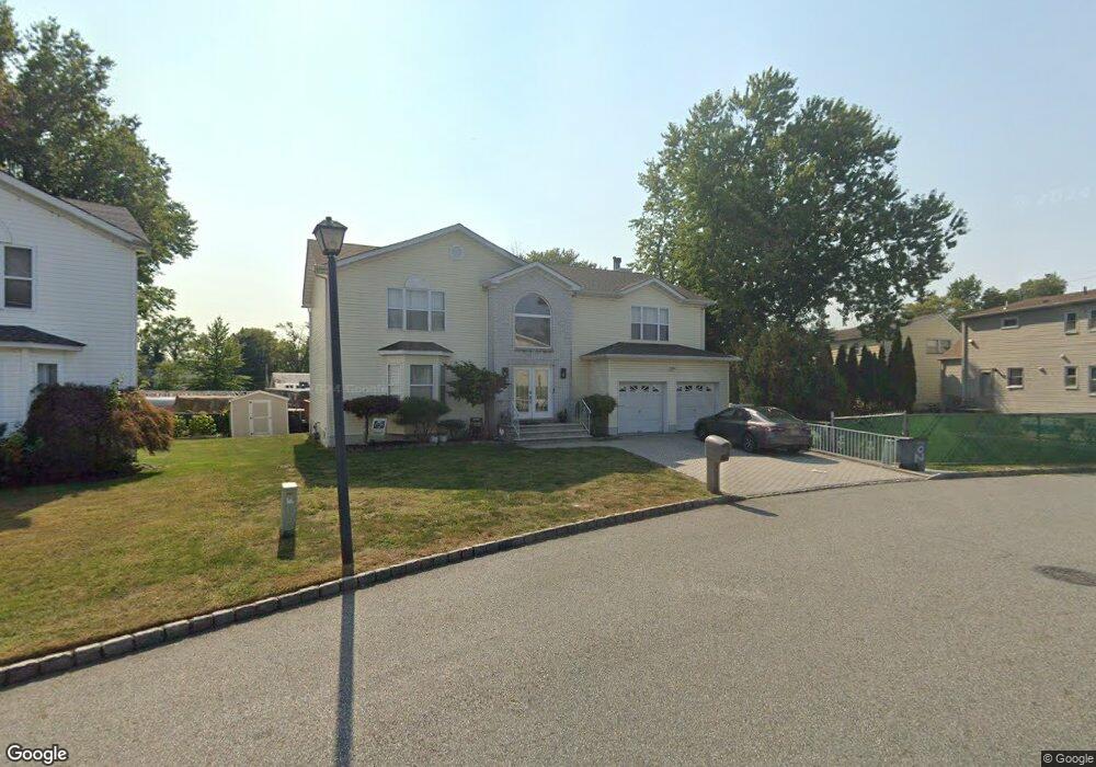 102 Marilyn Ct, Union, NJ 07083 - photo 1