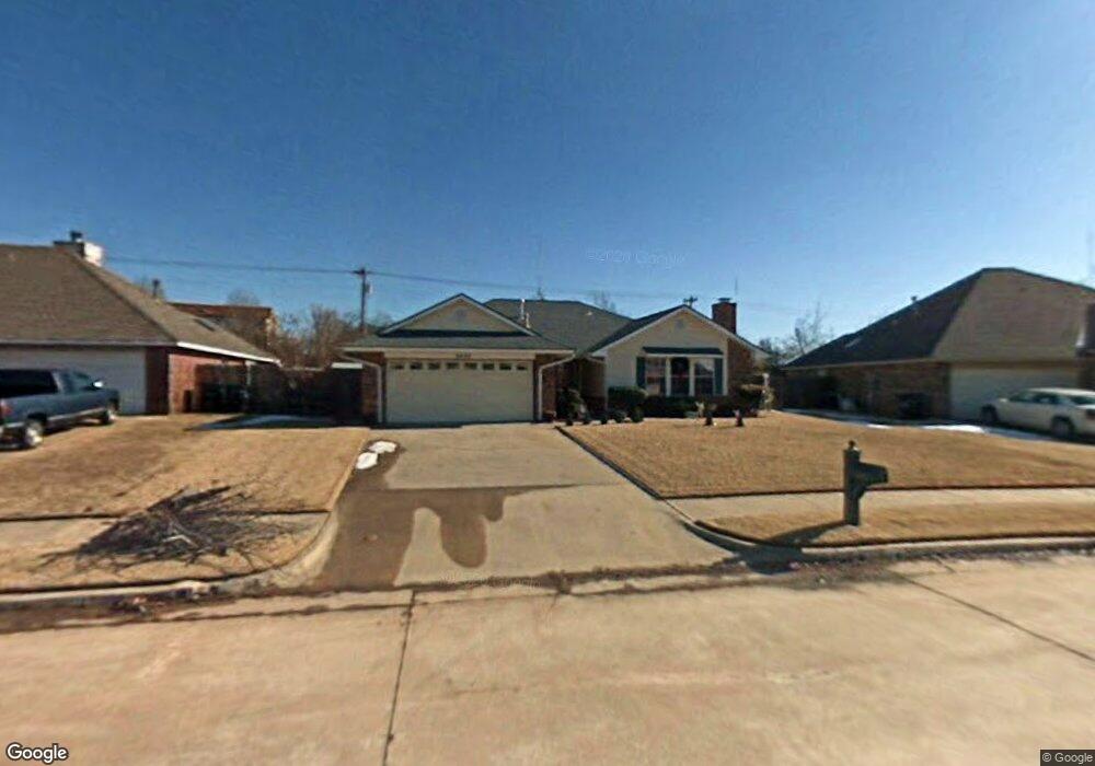 2432 E Hills Dr, Moore, OK 73160 - photo 1
