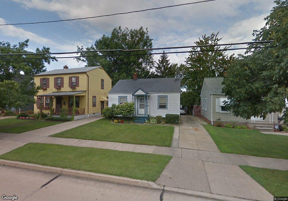 1666 Mapledale Rd, Wickliffe, OH 44092 - photo 1