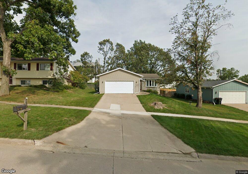 1623 26th St NW, Cedar Rapids, IA 52405 - photo 1