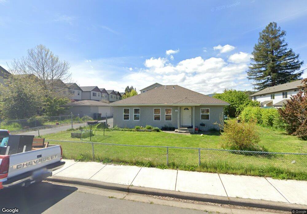 160 S Haskell St, Central Point, OR 97502 - photo 1
