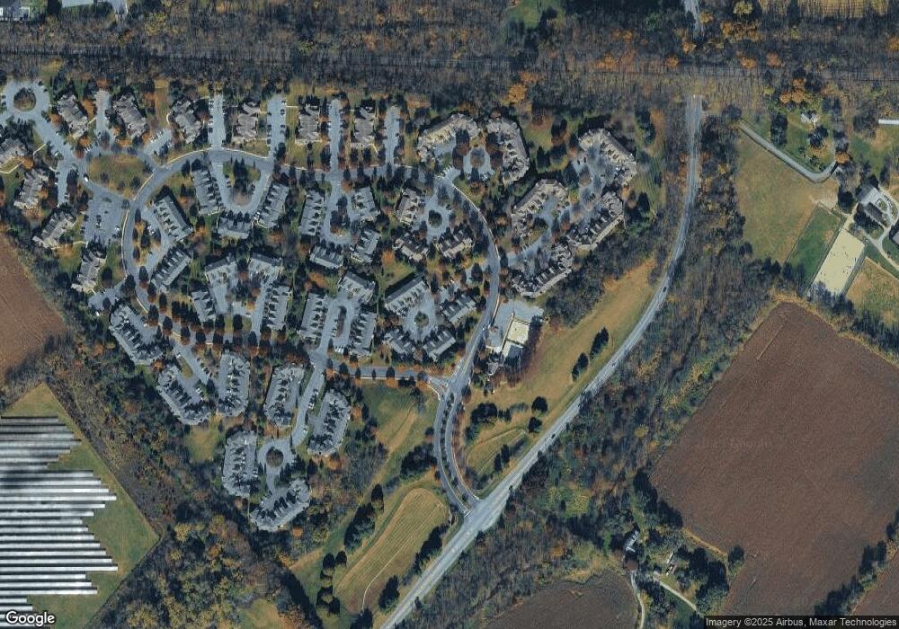 129 Marlboro Cir unit 29129, Stewartsville, NJ 08886 - photo 1