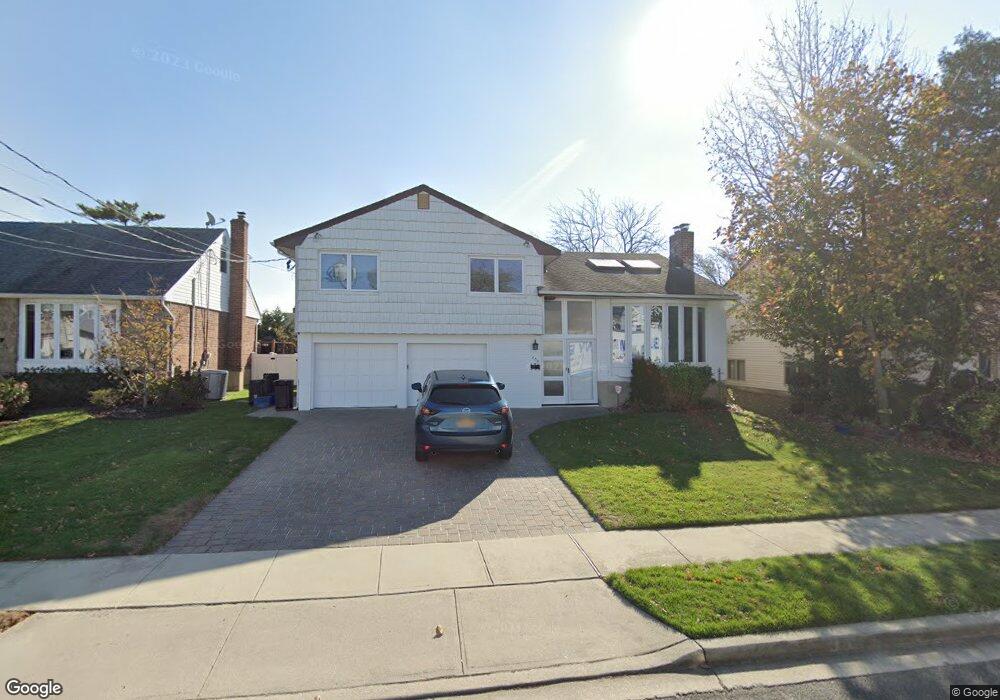 356 Bunker Dr, Oceanside, NY 11572 - photo 1