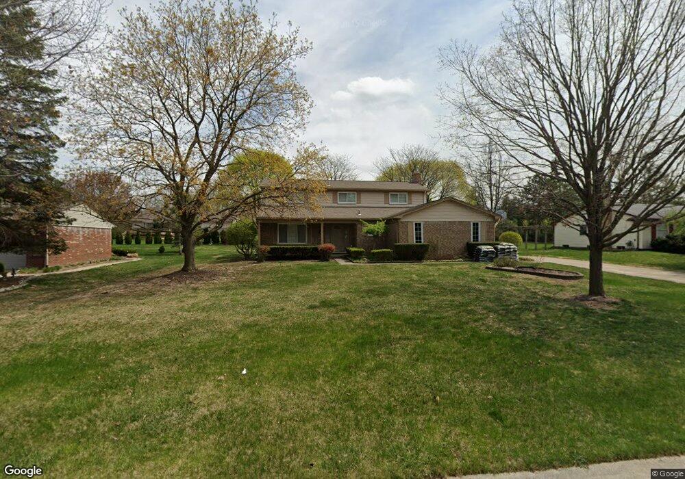 1859 Spring Grove Rd, Bloomfield Hills, MI 48304 - photo 1