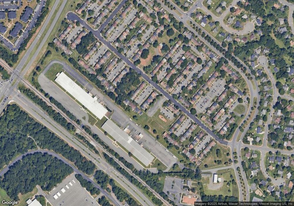 9062 Mcrae Ct, Manassas, VA 20110 - photo 1