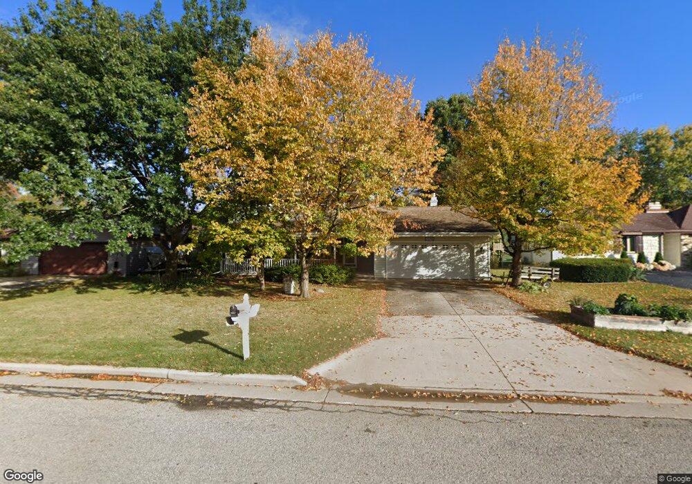 2106 W Roberts Ave, Appleton, WI 54914 - photo 1