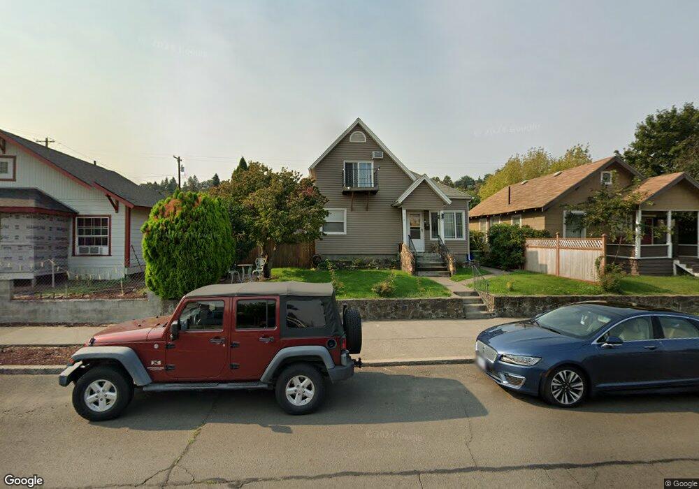 518 E 11th St, the Dalles, OR 97058 - photo 1