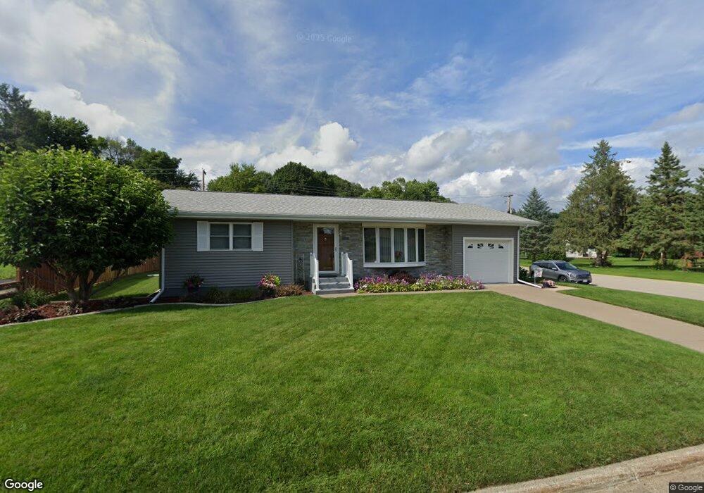 404 N 4th St, La Crescent, MN 55947 - photo 1