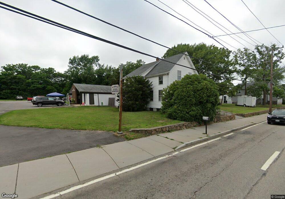 581 Metacom Ave, Warren, RI 02885 - photo 1