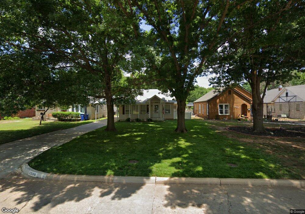 1209 W Cedar Ave, Duncan, OK 73533 - photo 1