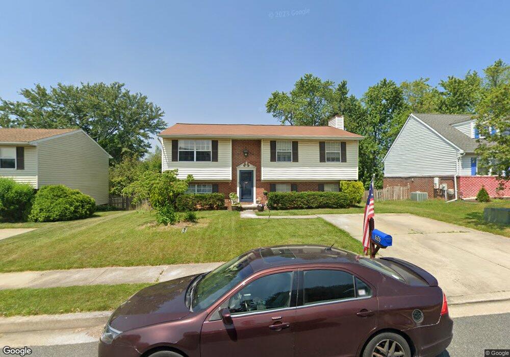 8608 Silver Knoll Dr, Perry Hall, MD 21128 - photo 1