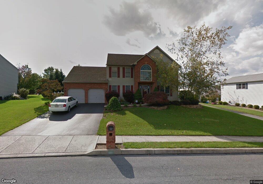 1060 Boeshore Cir, Reading, PA 19605 - photo 1