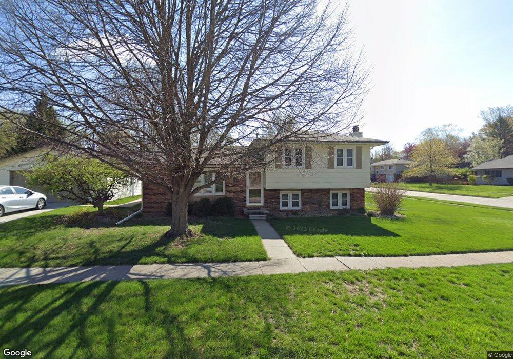 1402 W 16th St S, Newton, IA 50208 - photo 1