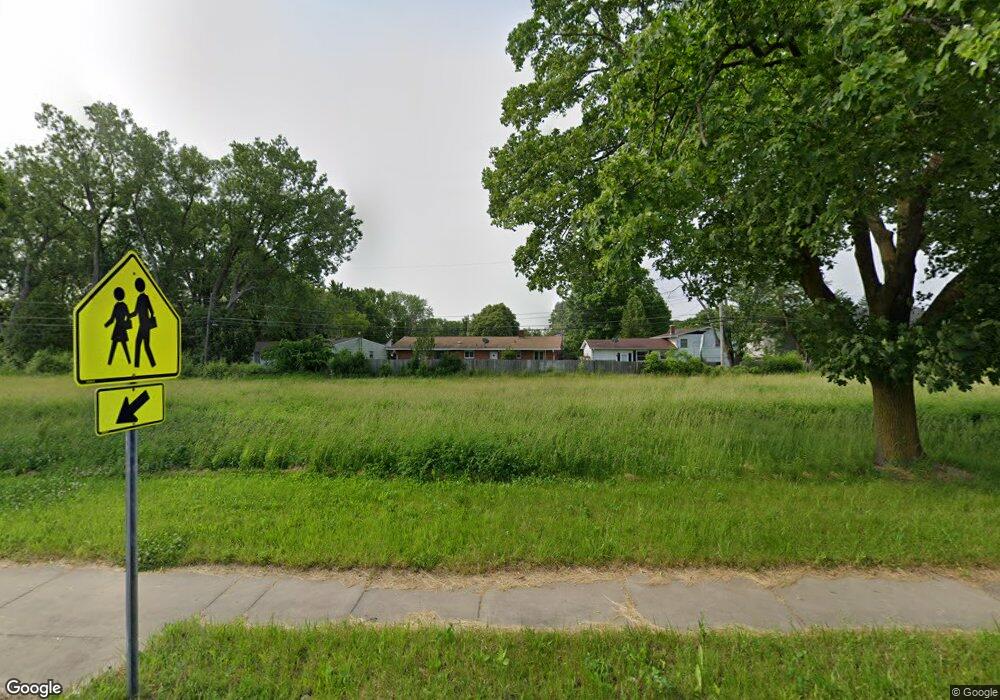 1213 W Carpenter Rd, Flint, MI 48505 - photo 1