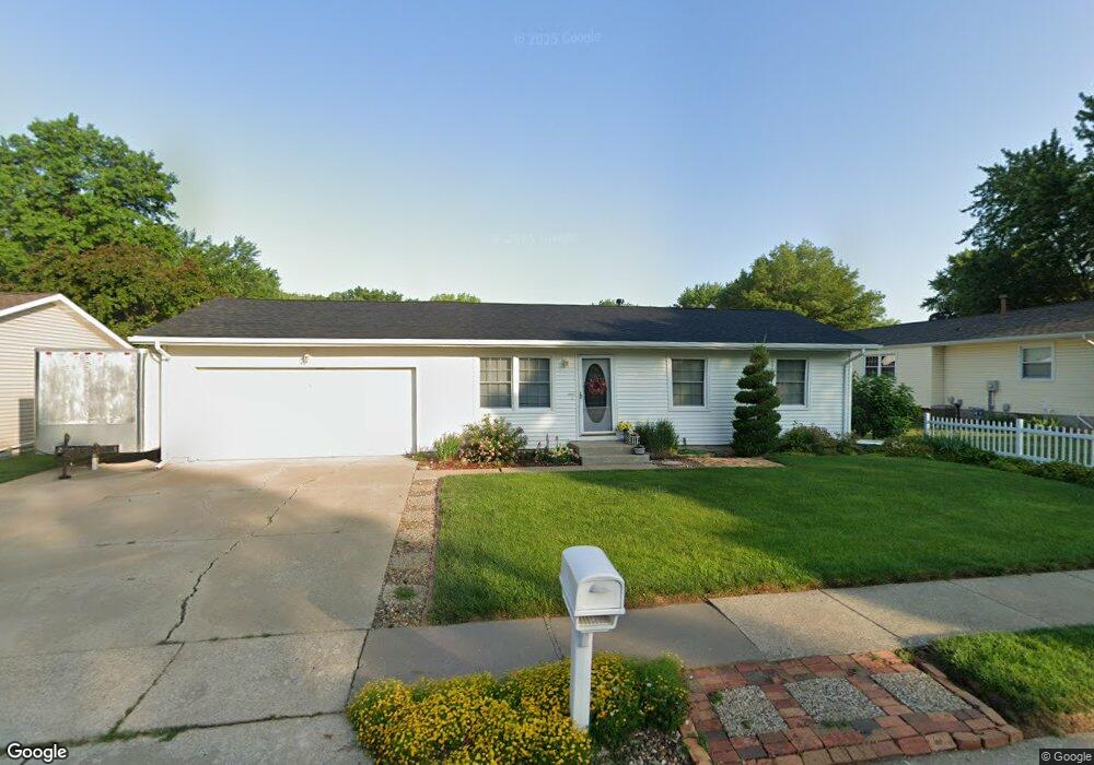 4652 N Sturdevant St, Davenport, IA 52806 - photo 1