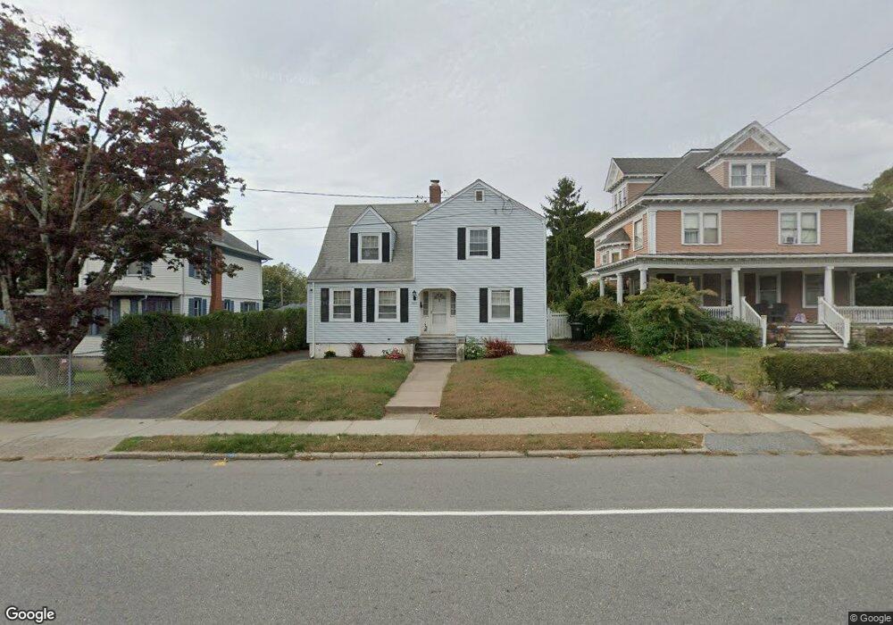 323 Ocean Ave, New London, CT 06320 - photo 1