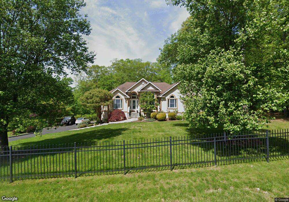 8 Chamberlain Ct, Pomona, NY 10970 - photo 1