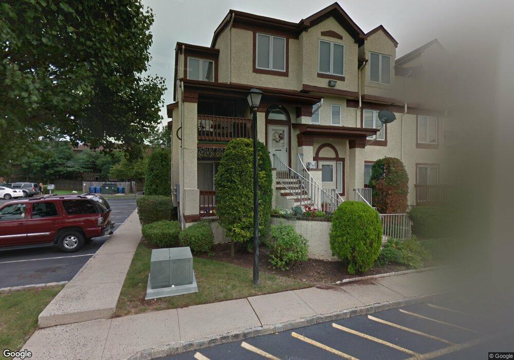 215 Michaels Ct, Woodbridge, NJ 07095 - photo 1