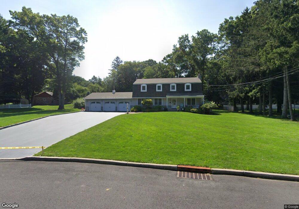 573 Spruce Ln, Franklin Lakes, NJ 07417 - photo 1