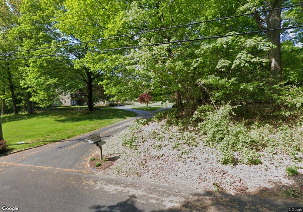 114 Hemlock Hills Rd S, Fairfield, CT 06824 - photo 1