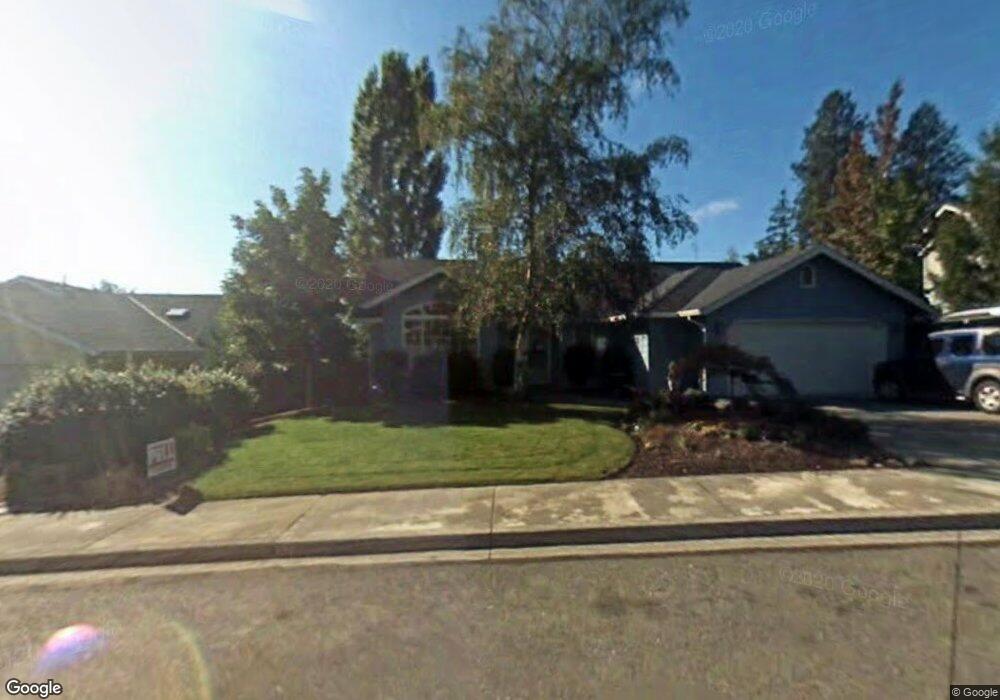 1001 NW Regent Dr, Grants Pass, OR 97526 - photo 1