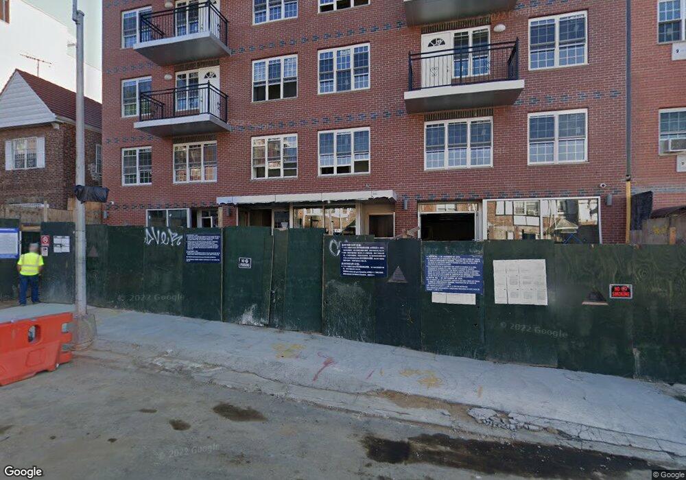 4327 Byrd St, Flushing, NY 11355 - photo 1