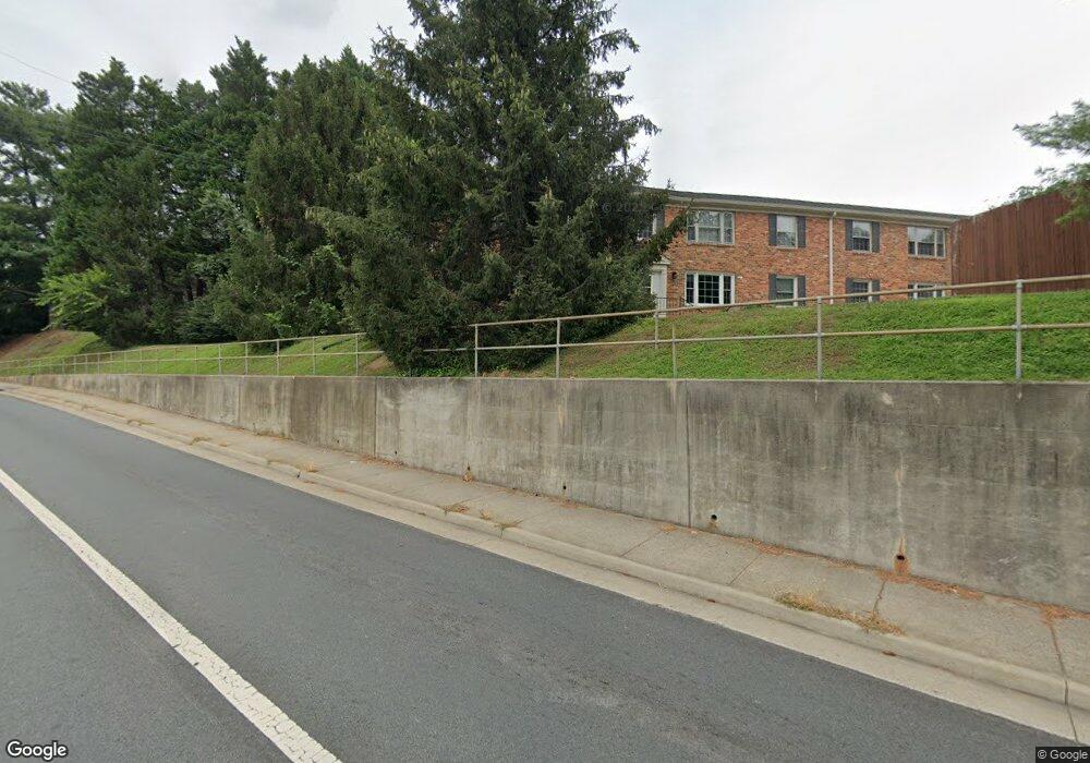 2424 Barracks Place unit 4, Charlottesville, VA 22901 - photo 1