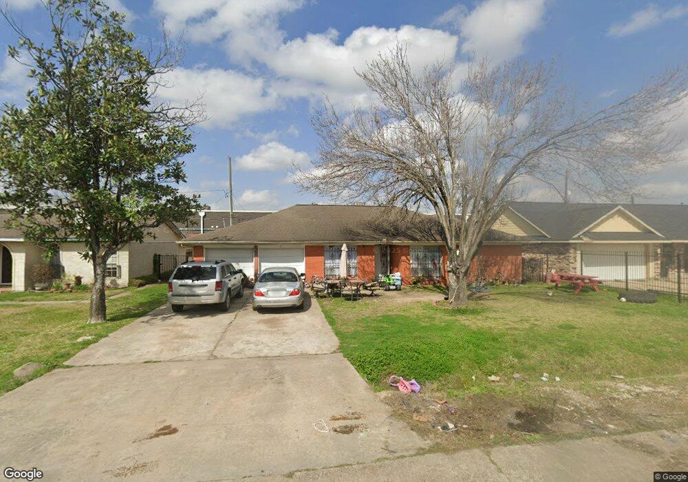 639 Hurley St, Houston, TX 77022 - photo 1