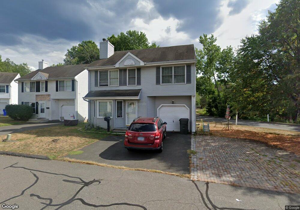 16 Rosemary Ct unit 16, West Hartford, CT 06110 - photo 1