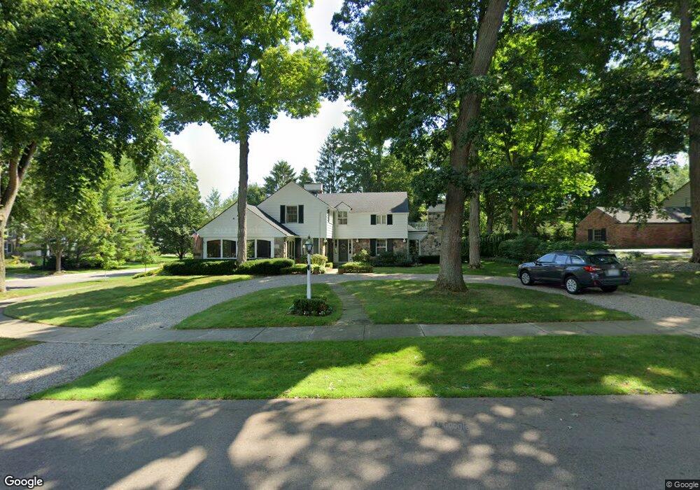 580 Hamilton Rd, Bloomfield Hills, MI 48301 - photo 1