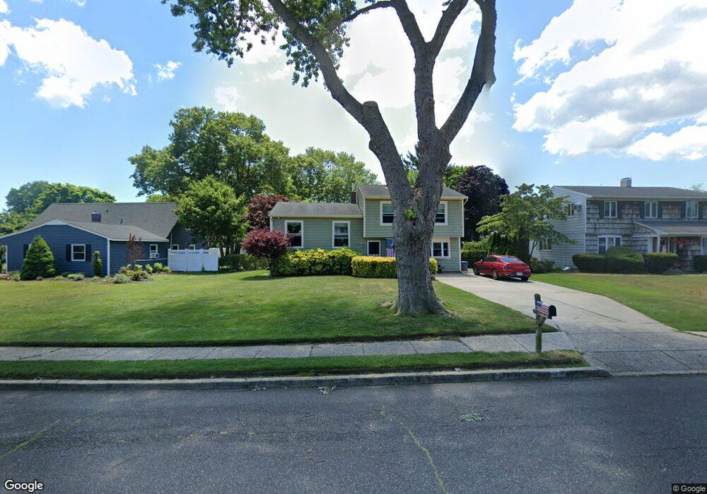 484 Greenbelt Pkwy, Holtsville, NY 11742 - photo 1