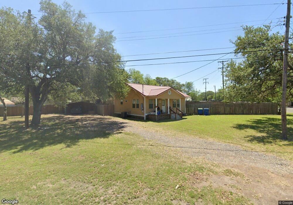 210 N Hall St, Beeville, TX 78102 - photo 1