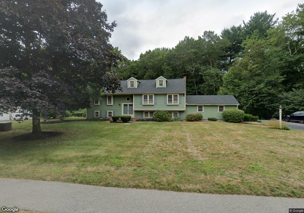 112 Maplewood Dr, Hanover, MA 02339 - photo 1