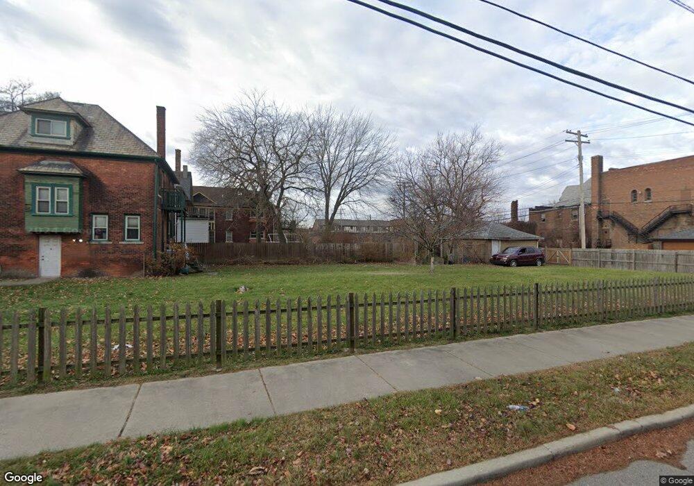 587 E Kirby St, Detroit, MI 48202 - photo 1