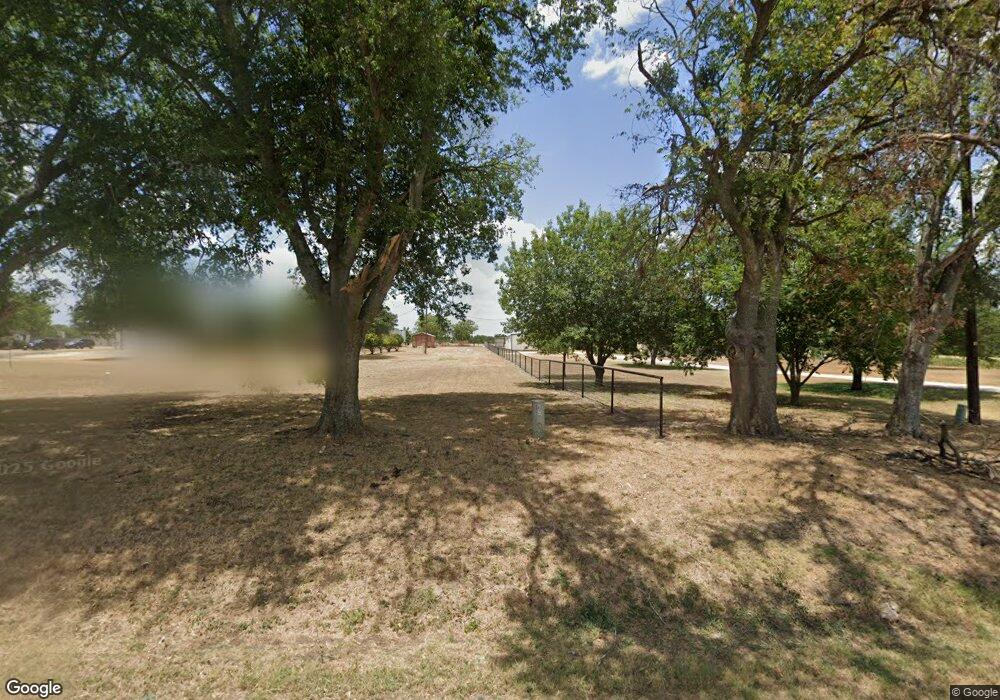 618 N Waco Rd, Troy, TX 76579 - photo 1
