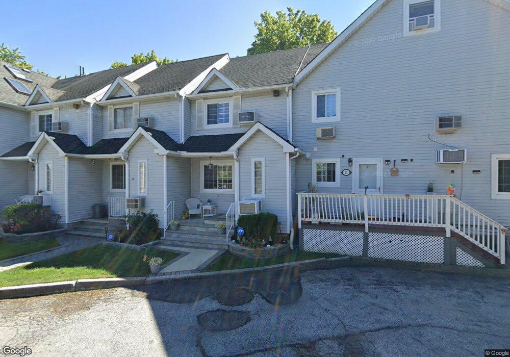 15 Garretson Ln, Staten Island, NY 10305 - photo 1