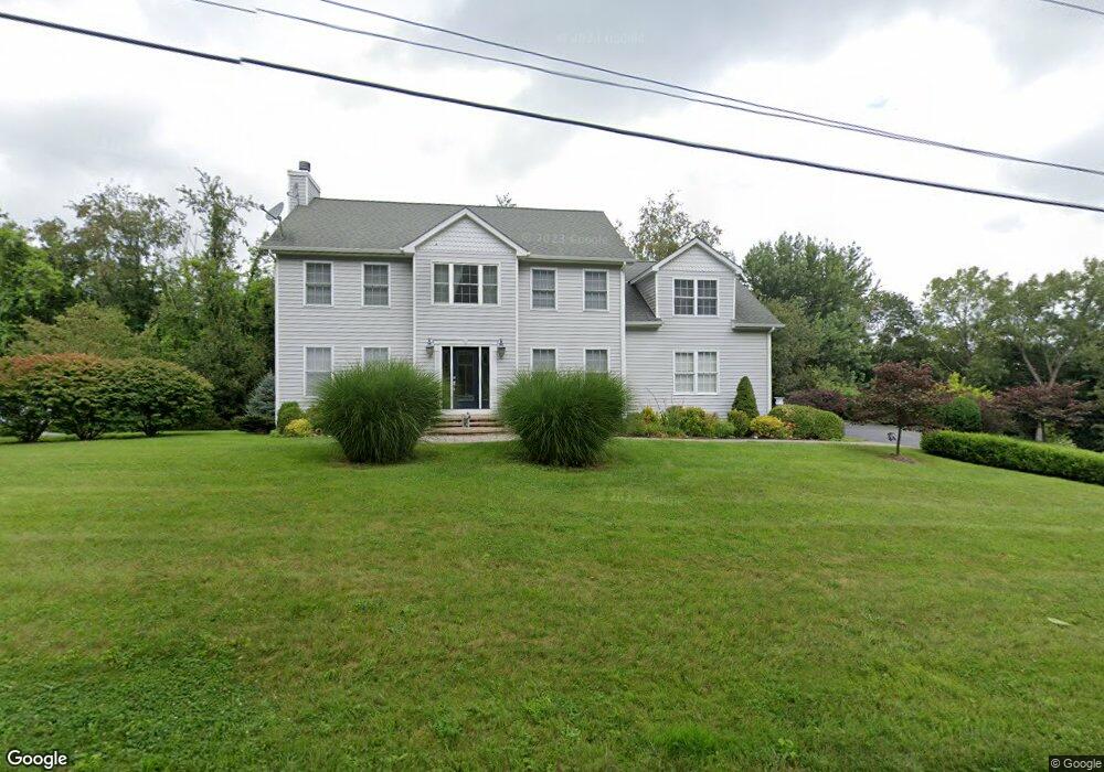 9 Millstream Ct, Pawling, NY 12564 - photo 1