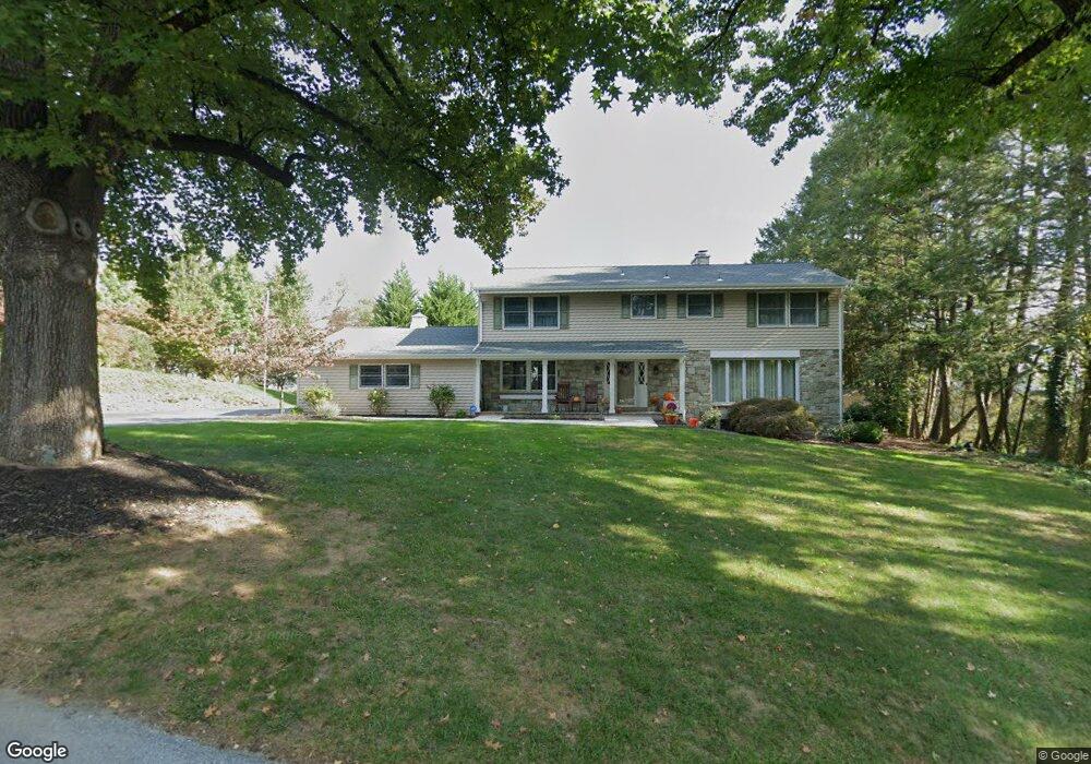 81 Greenwood Cir, Lemoyne, PA 17043 - photo 1