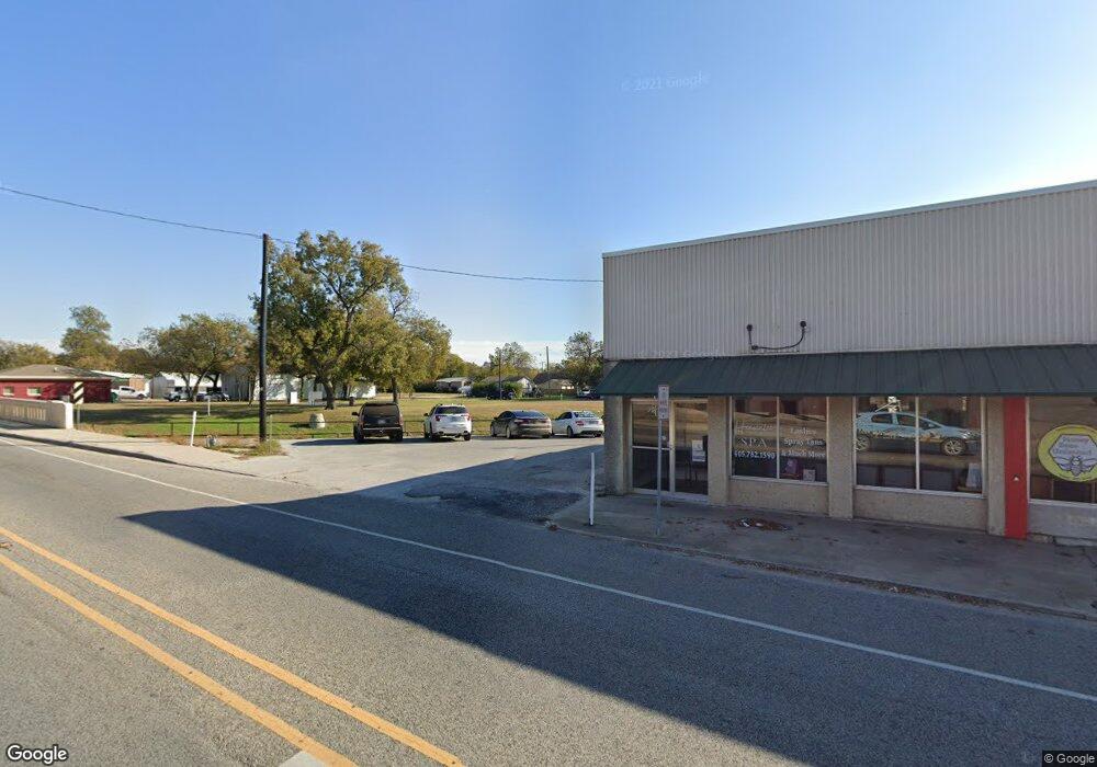 712 E California St, Gainesville, TX 76240 - photo 1