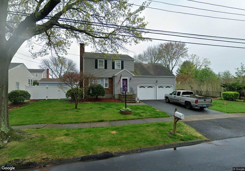 95 Deerfield Dr, Stratford, CT 06614 - photo 1