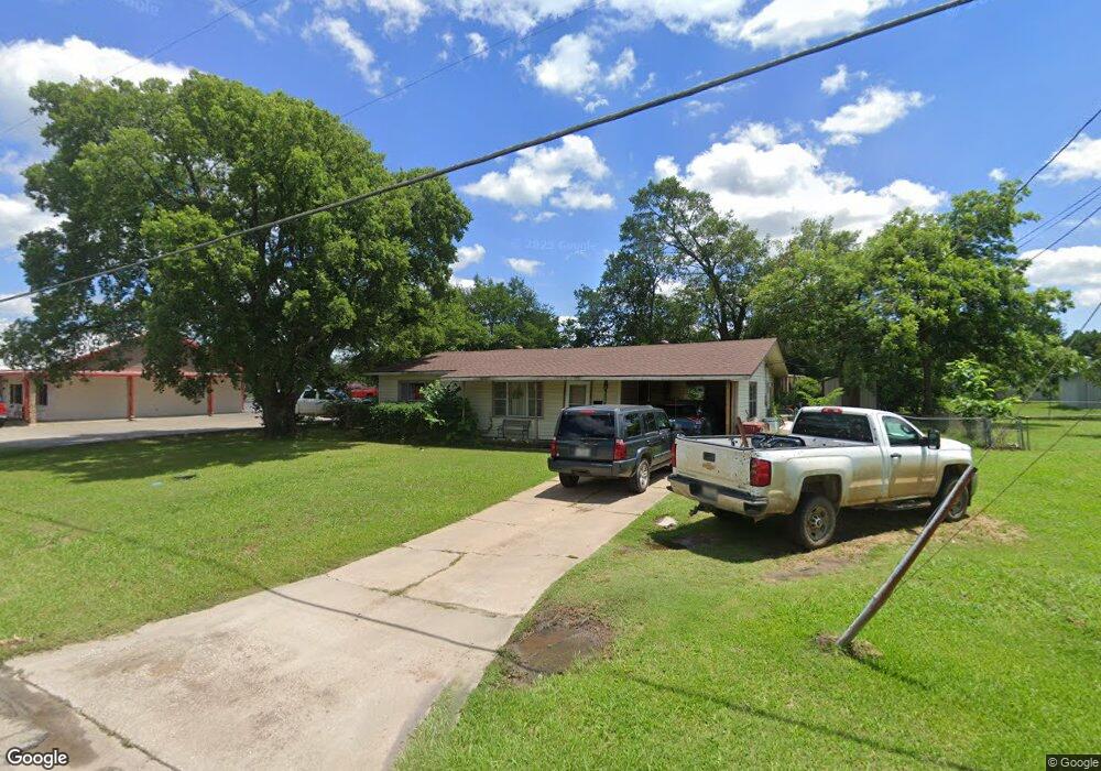 104 E Russell Ave, Bonham, TX 75418 - photo 1