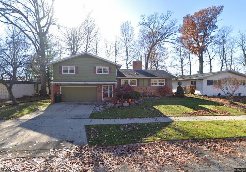 2805 Woodview Dr, Lansing, MI 48911 - photo 1