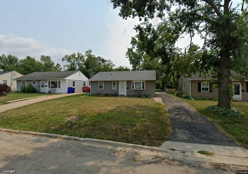 2437 8th Ave SW, Cedar Rapids, IA 52404 - photo 1