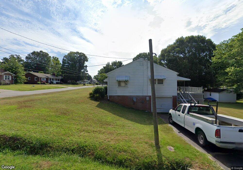 300 Sunrise Ave, Asheboro, NC 27203 - photo 1