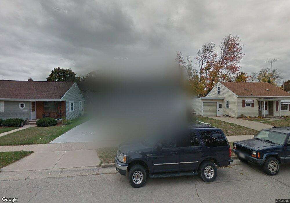 1715 S Sanders St, Appleton, WI 54915 - photo 1