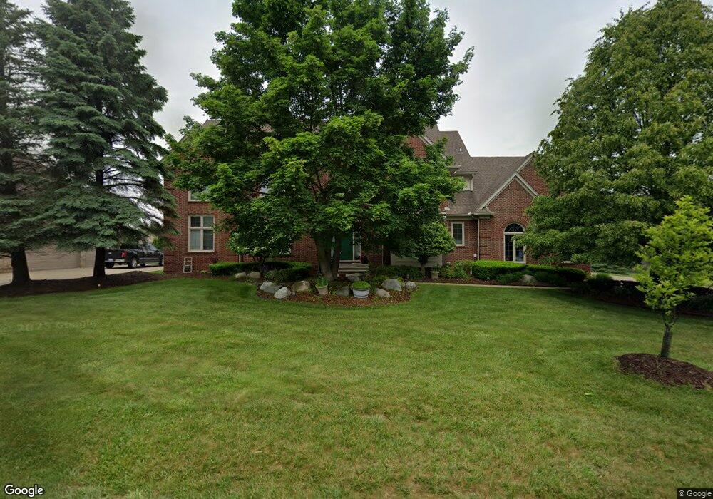 3804 Coachwood Ln, Rochester Hills, MI 48309 - photo 1