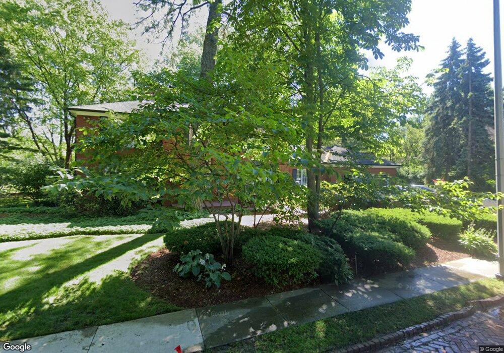 8 Woodland Place, Grosse Pointe, MI 48230 - photo 1