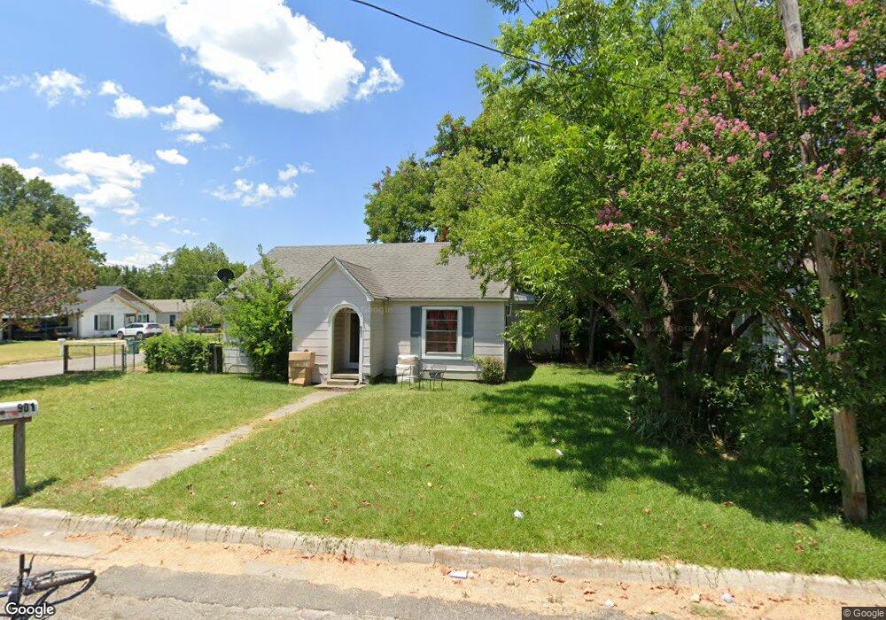 901 N Howeth St, Gainesville, TX 76240 - photo 1