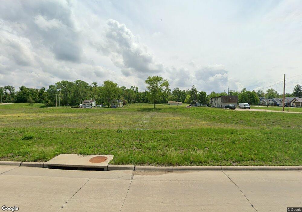 77 21st Ave SW, Cedar Rapids, IA 52404 - photo 1