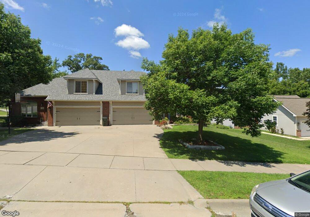 805 N Fieldstone Dr, Lawrence, KS 66049 - photo 1